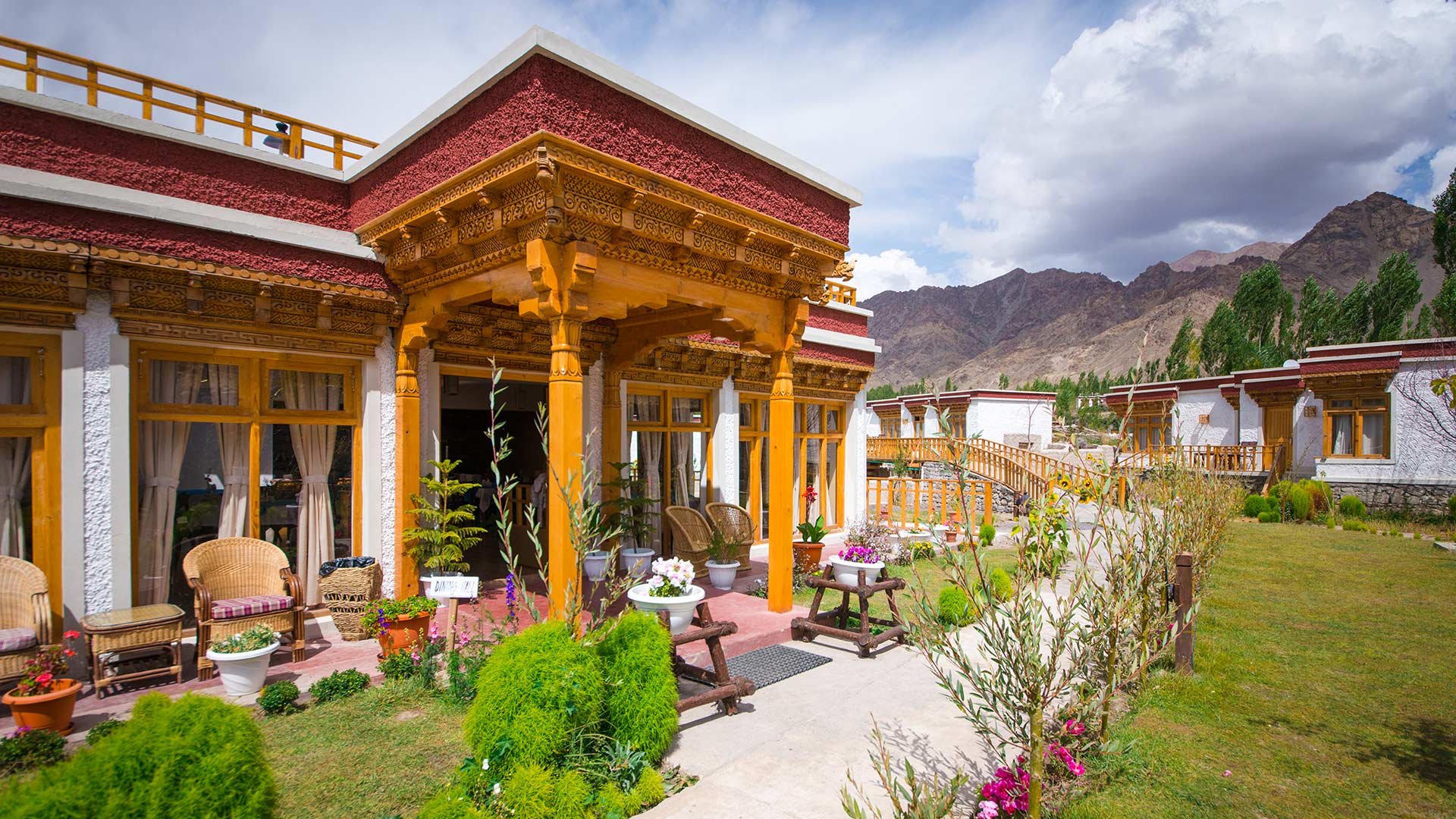 4-star luxury hotel in Leh Ladakh - Saboo Resorts